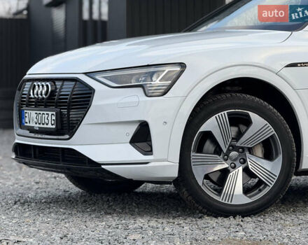 Белый Ауди E-Tron, объемом двигателя 0 л и пробегом 150 тыс. км за 28750 $, фото 6 на Automoto.ua
