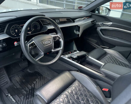 Білий Ауді E-Tron, об'ємом двигуна 0 л та пробігом 83 тис. км за 35000 $, фото 18 на Automoto.ua