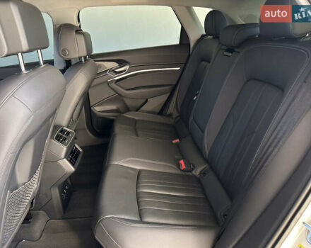 Белый Ауди E-Tron, объемом двигателя 0 л и пробегом 84 тыс. км за 29500 $, фото 15 на Automoto.ua