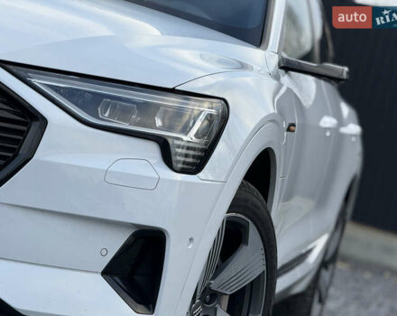 Белый Ауди E-Tron, объемом двигателя 0 л и пробегом 150 тыс. км за 28750 $, фото 8 на Automoto.ua