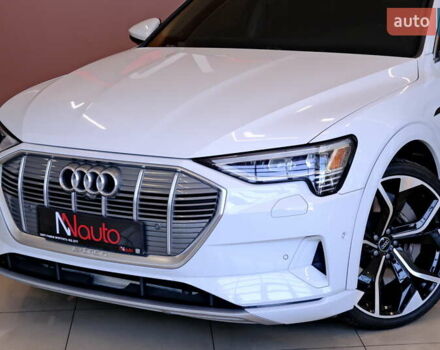 Белый Ауди E-Tron, объемом двигателя 0 л и пробегом 46 тыс. км за 31900 $, фото 18 на Automoto.ua
