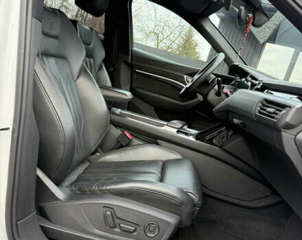 Белый Ауди E-Tron, объемом двигателя 0 л и пробегом 150 тыс. км за 28750 $, фото 32 на Automoto.ua