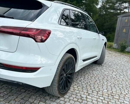 Белый Ауди E-Tron, объемом двигателя 0 л и пробегом 189 тыс. км за 28000 $, фото 4 на Automoto.ua