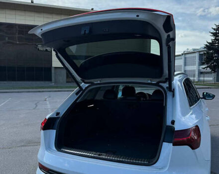 Білий Ауді E-Tron, об'ємом двигуна 0 л та пробігом 91 тис. км за 31100 $, фото 5 на Automoto.ua