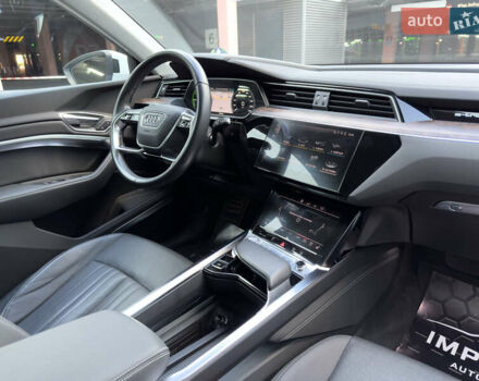 Белый Ауди E-Tron, объемом двигателя 0 л и пробегом 42 тыс. км за 33700 $, фото 14 на Automoto.ua