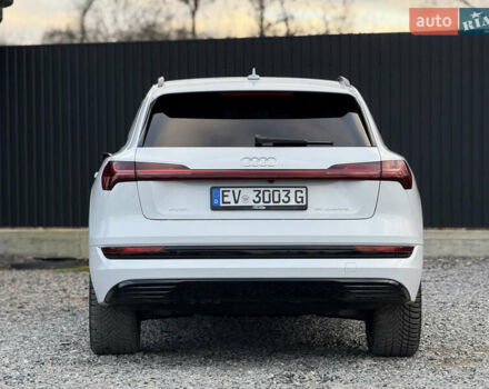 Белый Ауди E-Tron, объемом двигателя 0 л и пробегом 150 тыс. км за 28750 $, фото 14 на Automoto.ua