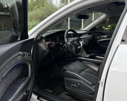Белый Ауди E-Tron, объемом двигателя 0 л и пробегом 59 тыс. км за 32499 $, фото 23 на Automoto.ua