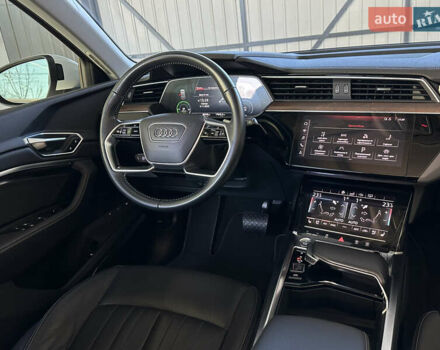 Белый Ауди E-Tron, объемом двигателя 0 л и пробегом 84 тыс. км за 29500 $, фото 14 на Automoto.ua