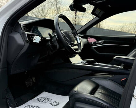 Белый Ауди E-Tron, объемом двигателя 0 л и пробегом 150 тыс. км за 28750 $, фото 36 на Automoto.ua