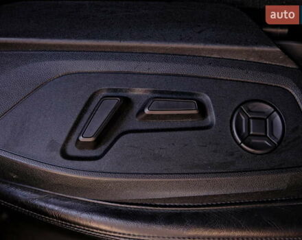 Белый Ауди E-Tron, объемом двигателя 0 л и пробегом 46 тыс. км за 31900 $, фото 31 на Automoto.ua