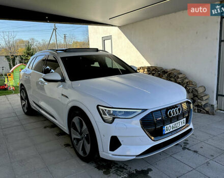 Белый Ауди E-Tron, объемом двигателя 0 л и пробегом 84 тыс. км за 29500 $, фото 4 на Automoto.ua