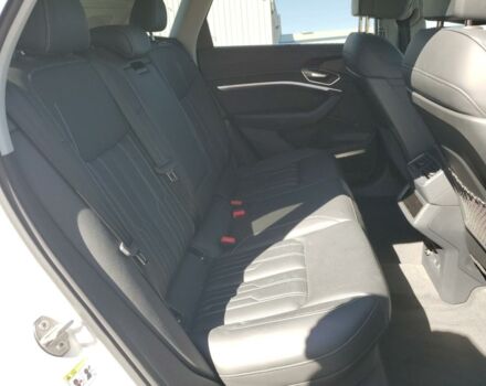 Белый Ауди E-Tron, объемом двигателя 0 л и пробегом 59 тыс. км за 22000 $, фото 10 на Automoto.ua