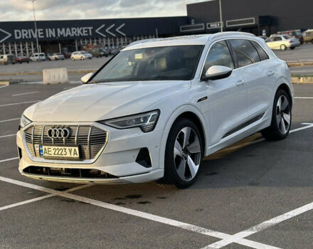 Белый Ауди E-Tron, объемом двигателя 0 л и пробегом 110 тыс. км за 31000 $, фото 1 на Automoto.ua