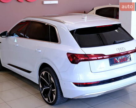 Белый Ауди E-Tron, объемом двигателя 0 л и пробегом 46 тыс. км за 31900 $, фото 24 на Automoto.ua