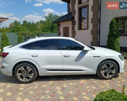 Білий Ауді E-Tron, об'ємом двигуна 0 л та пробігом 92 тис. км за 32500 $, фото 9 на Automoto.ua