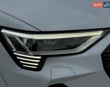 Белый Ауди E-Tron, объемом двигателя 0 л и пробегом 100 тыс. км за 36500 $, фото 4 на Automoto.ua