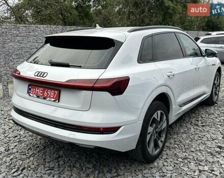 Белый Ауди E-Tron, объемом двигателя 0 л и пробегом 145 тыс. км за 22800 $, фото 2 на Automoto.ua