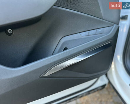 Білий Ауді E-Tron, об'ємом двигуна 0 л та пробігом 69 тис. км за 37000 $, фото 8 на Automoto.ua