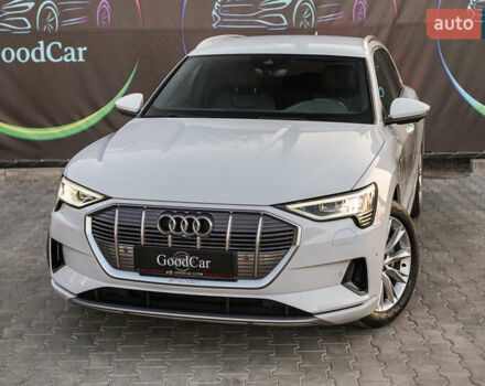 Білий Ауді E-Tron, об'ємом двигуна 0 л та пробігом 120 тис. км за 28500 $, фото 12 на Automoto.ua