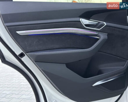 Білий Ауді E-Tron, об'ємом двигуна 0 л та пробігом 89 тис. км за 33500 $, фото 15 на Automoto.ua