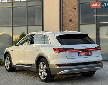 Білий Ауді E-Tron, об'ємом двигуна 0 л та пробігом 98 тис. км за 29700 $, фото 2 на Automoto.ua