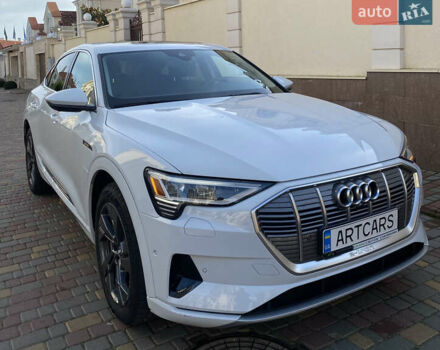 Білий Ауді E-Tron, об'ємом двигуна 0 л та пробігом 56 тис. км за 35900 $, фото 8 на Automoto.ua