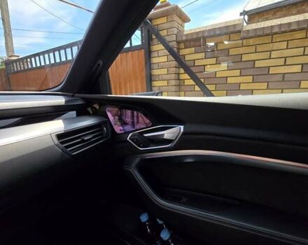 Белый Ауди E-Tron, объемом двигателя 0 л и пробегом 70 тыс. км за 39900 $, фото 11 на Automoto.ua