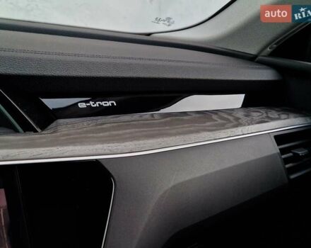 Белый Ауди E-Tron, объемом двигателя 0 л и пробегом 48 тыс. км за 35490 $, фото 62 на Automoto.ua