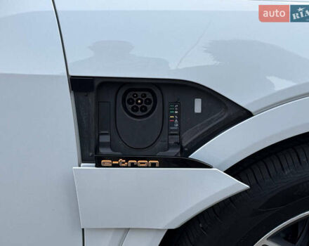 Білий Ауді E-Tron, об'ємом двигуна 0 л та пробігом 198 тис. км за 27400 $, фото 77 на Automoto.ua