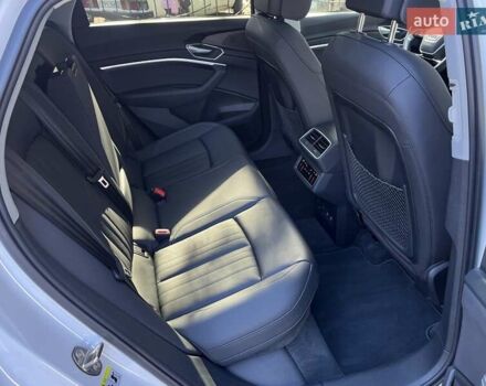 Белый Ауди E-Tron, объемом двигателя 0 л и пробегом 16 тыс. км за 46990 $, фото 53 на Automoto.ua