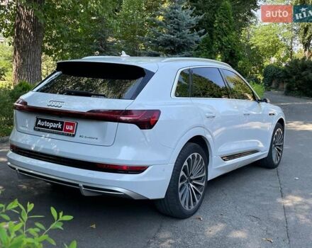 Білий Ауді E-Tron, об'ємом двигуна 0 л та пробігом 93 тис. км за 31440 $, фото 6 на Automoto.ua