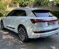 Білий Ауді E-Tron, об'ємом двигуна 0 л та пробігом 93 тис. км за 31440 $, фото 5 на Automoto.ua
