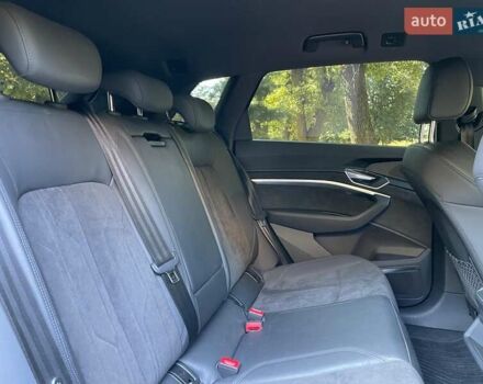 Білий Ауді E-Tron, об'ємом двигуна 0 л та пробігом 93 тис. км за 31440 $, фото 23 на Automoto.ua