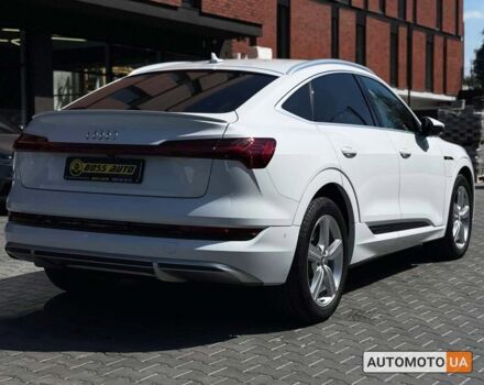 Белый Ауди E-Tron, объемом двигателя 71 л и пробегом 30 тыс. км за 46800 $, фото 5 на Automoto.ua
