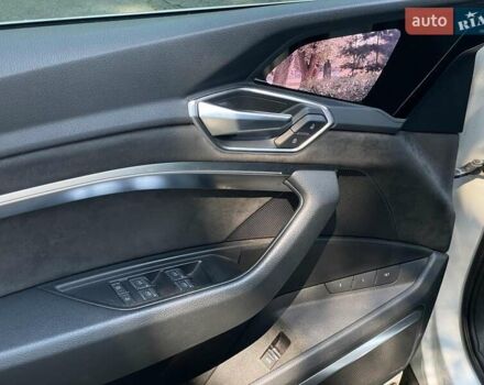 Білий Ауді E-Tron, об'ємом двигуна 0 л та пробігом 93 тис. км за 31440 $, фото 28 на Automoto.ua