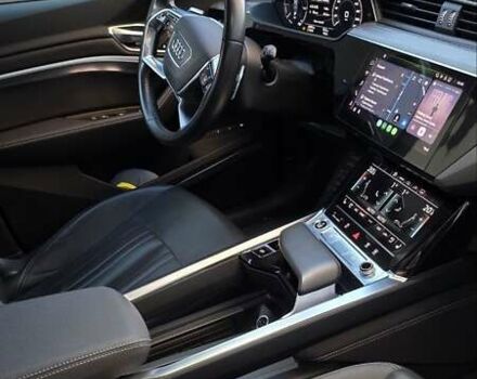 Ауди E-Tron 2020 в Черновцах на Automoto.ua Белый Ауди E-Tron, объемом двигателя 0 л и пробегом 46 тыс. км за 36200 $, фото 7 на Automoto.ua