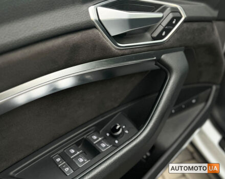 Білий Ауді E-Tron, об'ємом двигуна 95 л та пробігом 32 тис. км за 39990 $, фото 8 на Automoto.ua