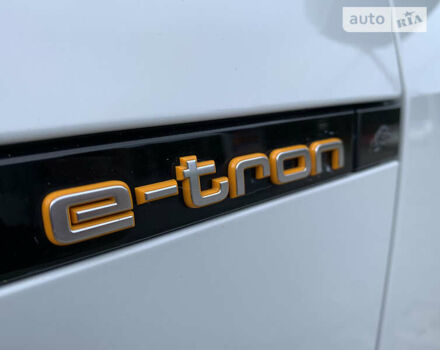 Білий Ауді E-Tron, об'ємом двигуна 0 л та пробігом 19 тис. км за 56000 $, фото 25 на Automoto.ua