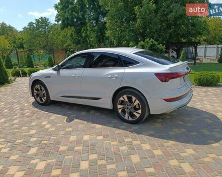 Білий Ауді E-Tron, об'ємом двигуна 0 л та пробігом 92 тис. км за 32500 $, фото 15 на Automoto.ua