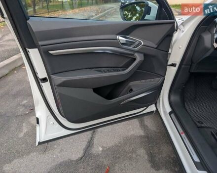 Ауді E-Tron 2020 у Чернівцях на Automoto.ua Білий Ауді E-Tron, об'ємом двигуна 0 л та пробігом 291 тис. км за 27600 $, фото 16 на Automoto.ua