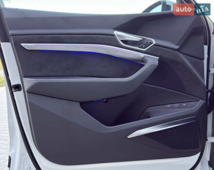 Білий Ауді E-Tron, об'ємом двигуна 0 л та пробігом 89 тис. км за 33500 $, фото 14 на Automoto.ua