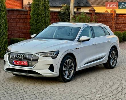 Белый Ауди E-Tron, объемом двигателя 0 л и пробегом 198 тыс. км за 27400 $, фото 1 на Automoto.ua