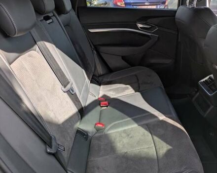 Білий Ауді E-Tron, об'ємом двигуна 0 л та пробігом 66 тис. км за 29950 $, фото 13 на Automoto.ua