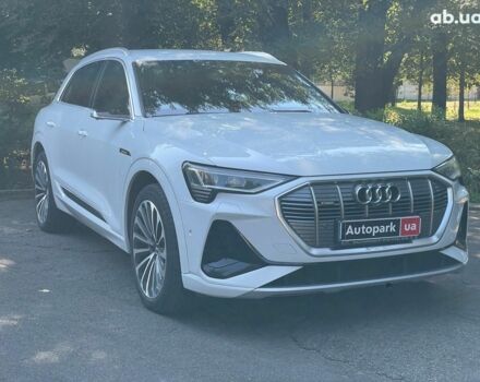 Білий Ауді E-Tron, об'ємом двигуна 0 л та пробігом 93 тис. км за 31440 $, фото 2 на Automoto.ua