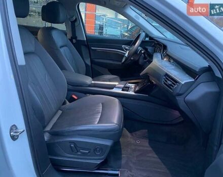 Білий Ауді E-Tron, об'ємом двигуна 0 л та пробігом 55 тис. км за 29400 $, фото 25 на Automoto.ua