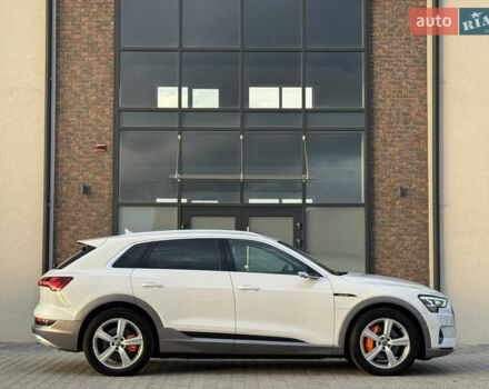 Білий Ауді E-Tron, об'ємом двигуна 0 л та пробігом 98 тис. км за 29700 $, фото 23 на Automoto.ua
