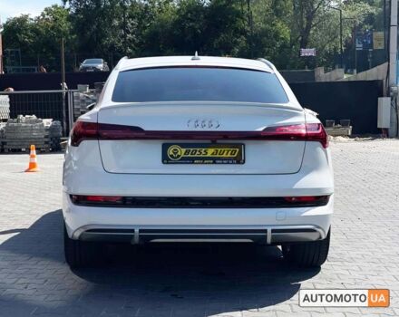 Белый Ауди E-Tron, объемом двигателя 71 л и пробегом 30 тыс. км за 46800 $, фото 3 на Automoto.ua