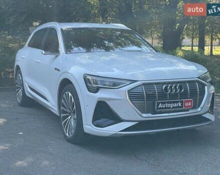 Білий Ауді E-Tron, об'ємом двигуна 0 л та пробігом 93 тис. км за 31440 $, фото 2 на Automoto.ua