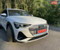 Білий Ауді E-Tron, об'ємом двигуна 0 л та пробігом 111 тис. км за 30900 $, фото 3 на Automoto.ua