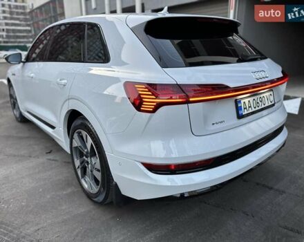 Білий Ауді E-Tron, об'ємом двигуна 0 л та пробігом 41 тис. км за 37500 $, фото 6 на Automoto.ua